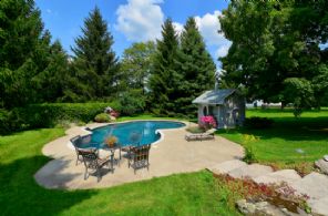 Outdoor Inground Pool - Country homes for sale and luxury real estate including horse farms and property in the Caledon and King City areas near Toronto