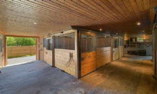 Main Barn - Country homes for sale and luxury real estate including horse farms and property in the Caledon and King City areas near Toronto