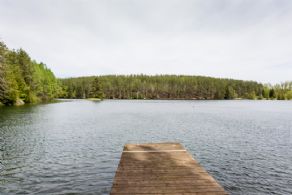 Lake and Island - Country homes for sale and luxury real estate including horse farms and property in the Caledon and King City areas near Toronto