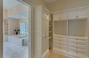 Her En-Suite - Country homes for sale and luxury real estate including horse farms and property in the Caledon and King City areas near Toronto