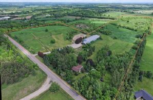 Heart Lake Farm, Caledon, Ontairo - Country homes for sale and luxury real estate including horse farms and property in the Caledon and King City areas near Toronto