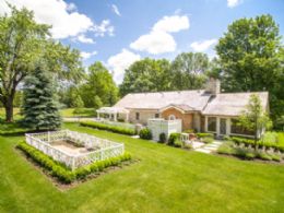 Stone House - Country homes for sale and luxury real estate including horse farms and property in the Caledon and King City areas near Toronto