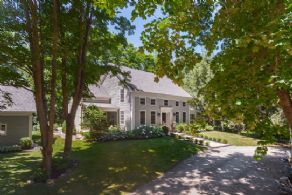 House and Garage - Country homes for sale and luxury real estate including horse farms and property in the Caledon and King City areas near Toronto