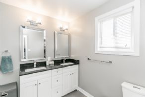 Master Ensuite - Country homes for sale and luxury real estate including horse farms and property in the Caledon and King City areas near Toronto