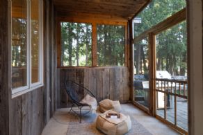 Screened porch - Country homes for sale and luxury real estate including horse farms and property in the Caledon and King City areas near Toronto